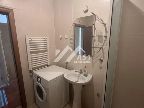 Izdavanje, stan, 27m², Bulevar Evrope, Novi Sad Sve Podlokacije - image 5