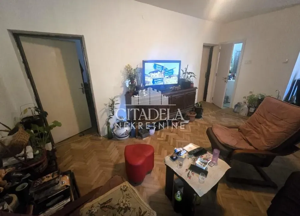 Prodaja, dvosoban stan, 43m², Petlovo Brdo, Beograd