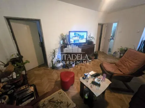Prodaja, dvosoban stan, 43m², Petlovo Brdo, Beograd - image 1