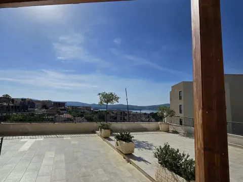 Sale, one bedroom apartment, 59m², Tivat, Crna Gora - image 11