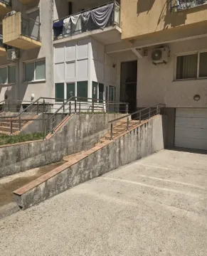 Rent, office space, 24m², Stara varoš, Nikšić - image 2
