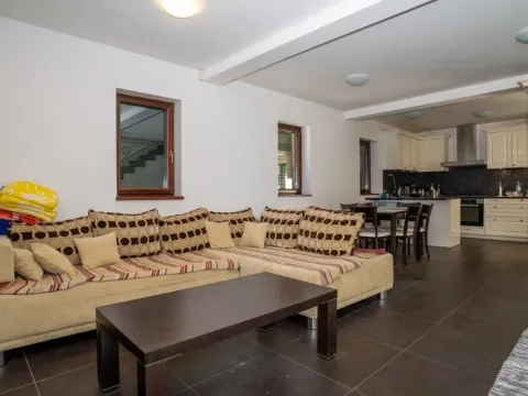 Prodaja, kuća, 121m², Tivat, Crna Gora - image 1