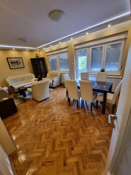 Prodaja, kuća, 160m², Sremska Kamenica, Petrovaradin