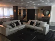 Izdavanje, trosoban stan, 240m², Kalenić Pijaca, Vračar Sve Podlokacije - image 1