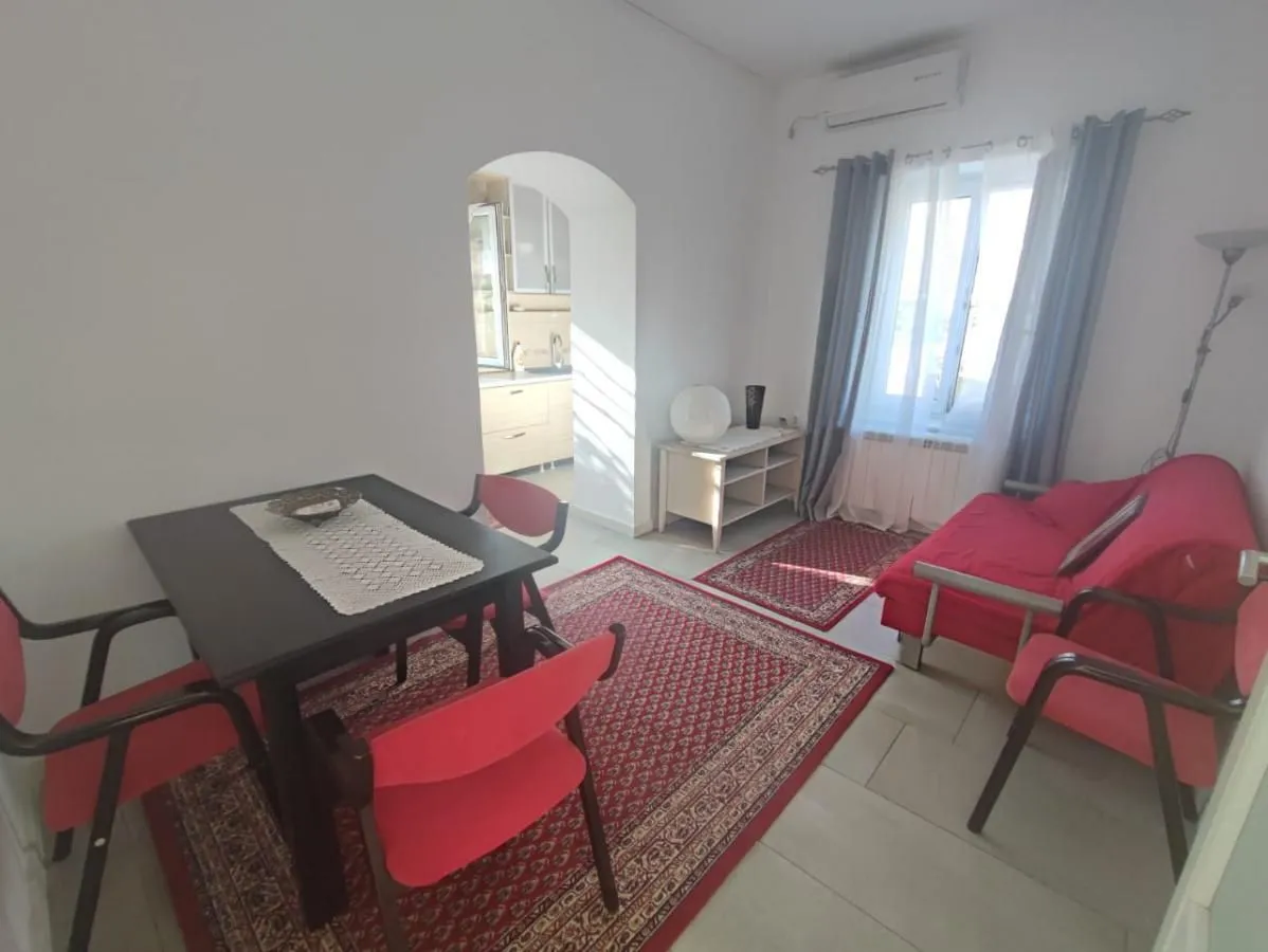 Rent, one bedroom apartment, 40m², Kalimanj, Tivat