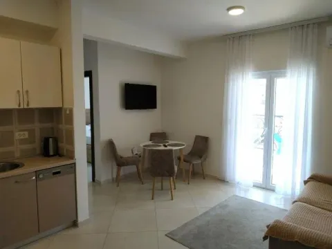 Izdavanje, jednosoban stan, 48m², Bečići, Budva - image 1