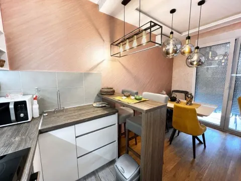 Rent, two bedroom apartment, 58m², Blok 9, Podgorica - image 5