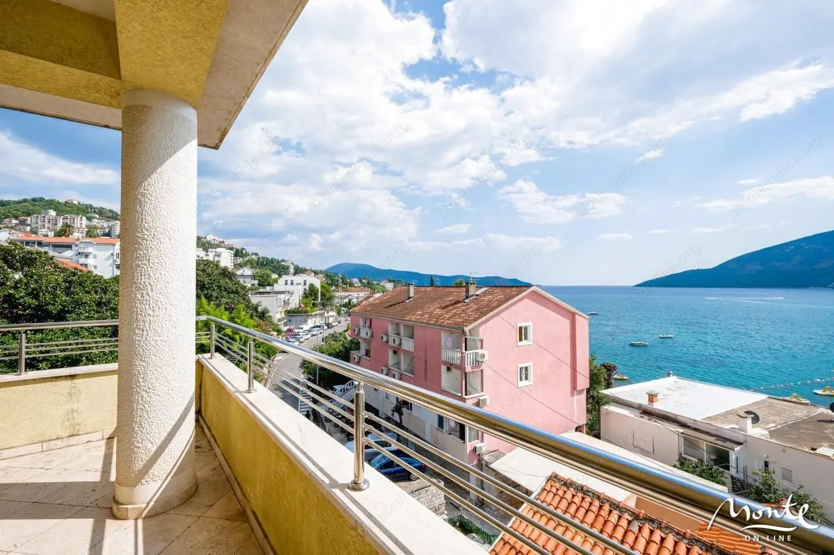 Prodaja, dvosoban stan, 158m², Igalo, Herceg Novi