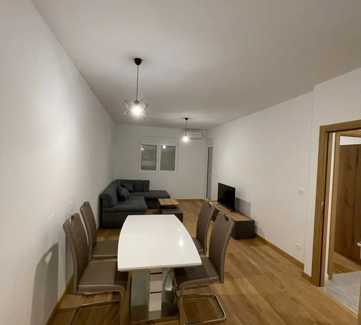 Izdavanje, jednosoban stan, 48m², New City, Podgorica