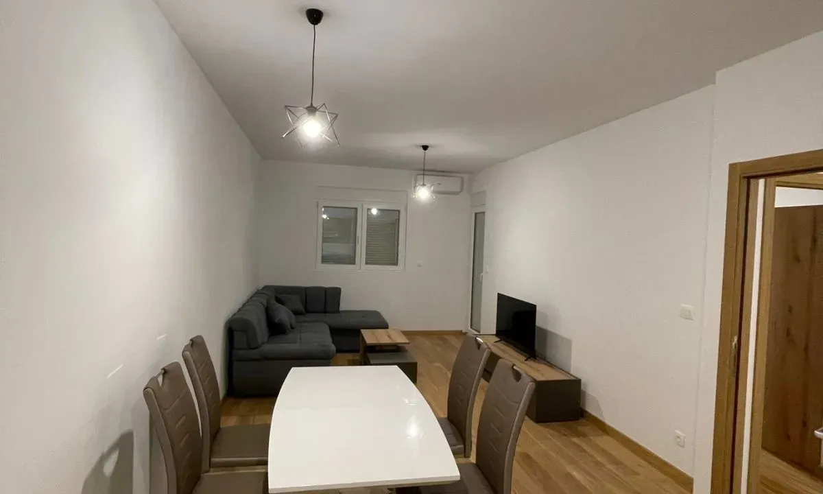 Izdavanje, jednosoban stan, 48m², New City, Podgorica