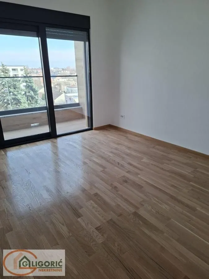 Prodaja, dvosoban stan, 77m², Pančevo, Srbija