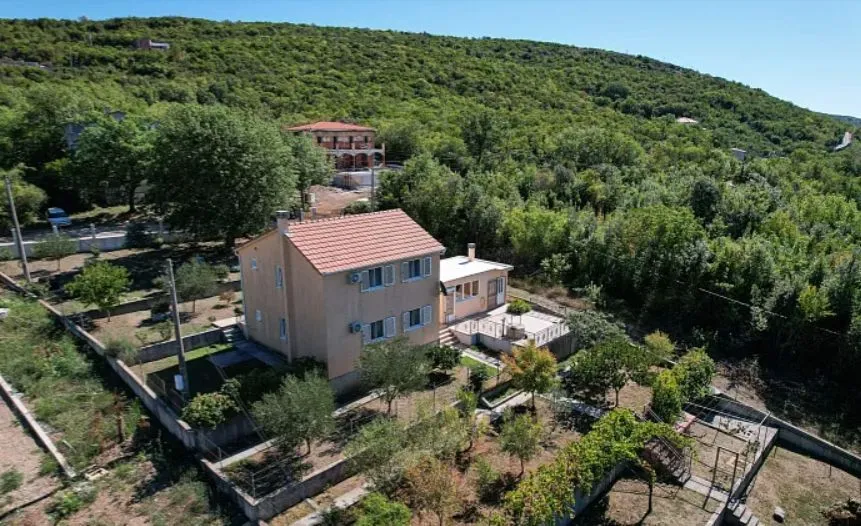 Prodaja, kuća, 169m², Kovači, Kotor