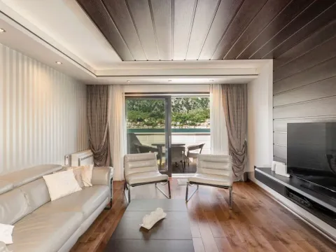 Prodaja, dvosoban stan, 100m², Dobrota, Kotor - image 7