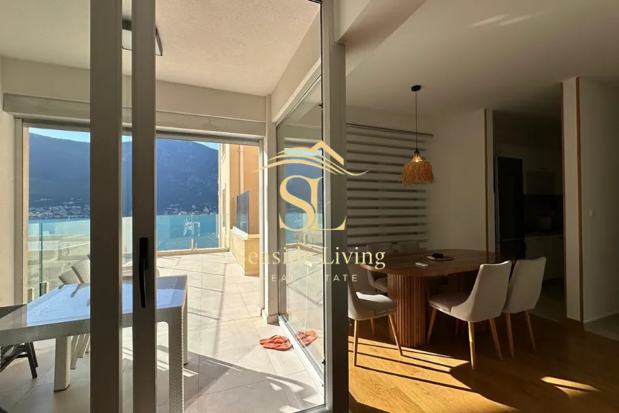 Prodaja, dvosoban stan, 86m², Dobrota, Kotor