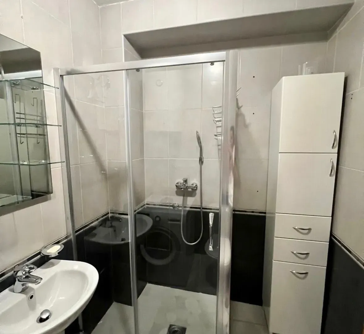 Izdavanje, jednosoban stan, 54m², Krivi Most, Podgorica