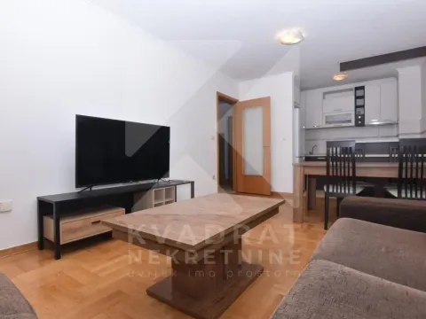 Izdavanje, dvosoban stan, 67m², Stari Aerodrom, Podgorica - image 2