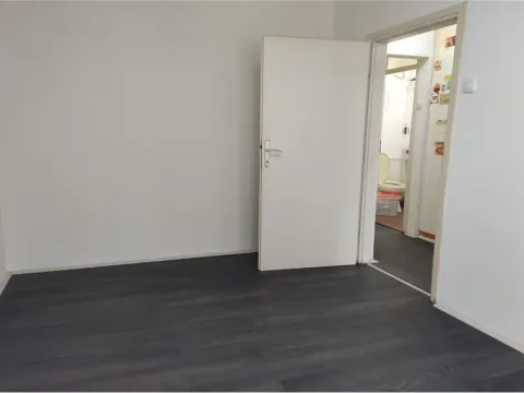 Sale, two bedroom apartment, 79m², Dom zdravlja, Niš - image 9