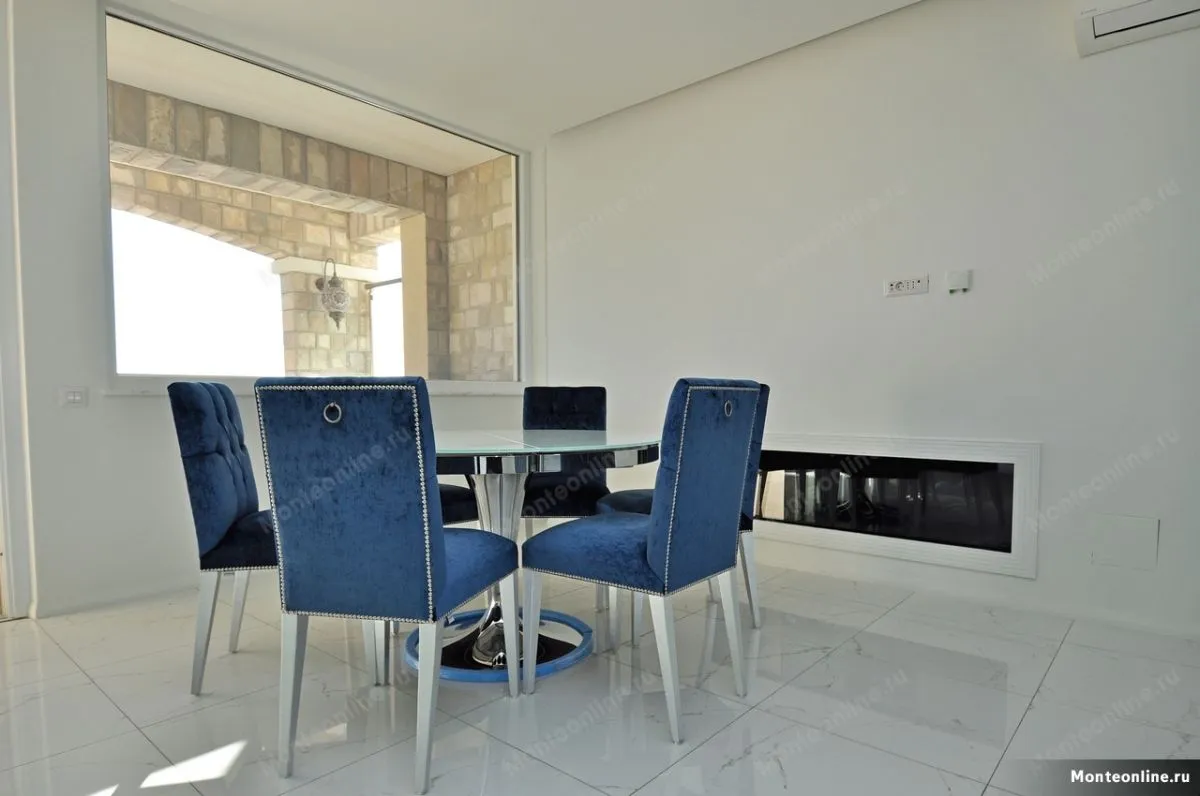 Sale, two bedroom apartment, 131m², Bečići, Budva