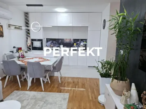 Prodaja, trosoban stan, 75m², Centar, Pančevo - image 9