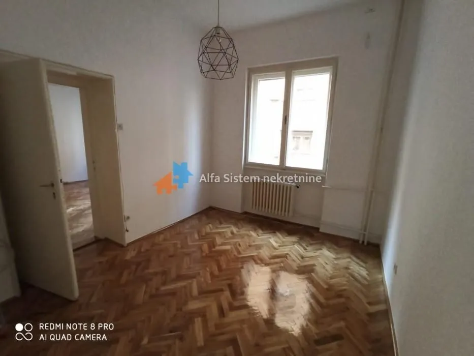 Izdavanje, trosoban stan, 70m², Stari Grad, Beograd