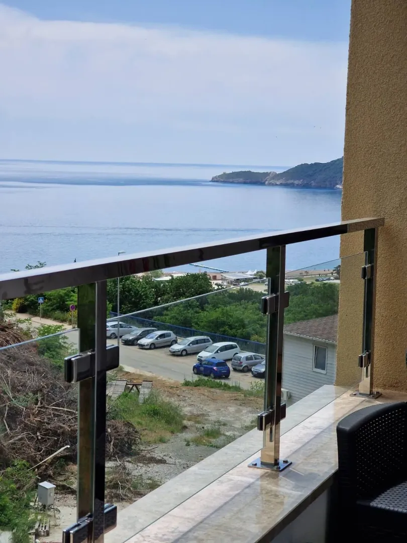 Izdavanje, jednosoban stan, 44m², Bečići, Budva
