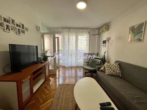 Izdavanje, trosoban stan, 66m², Kalenić Pijaca, Vračar Sve Podlokacije - image 5