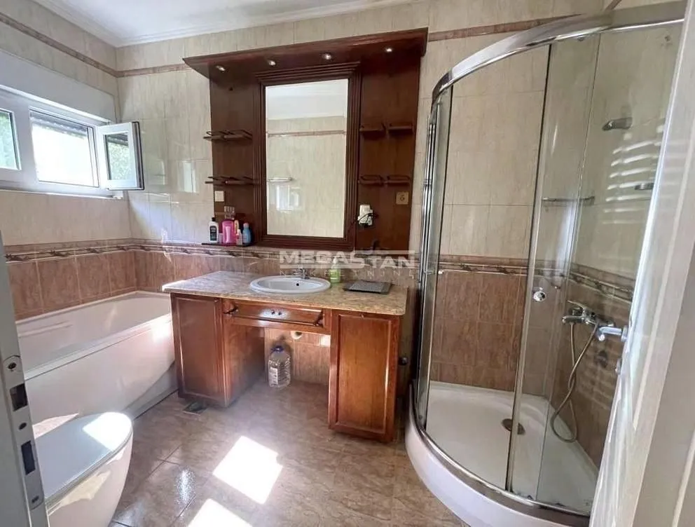 Izdavanje, kuća, 140m², Senjak, Beograd