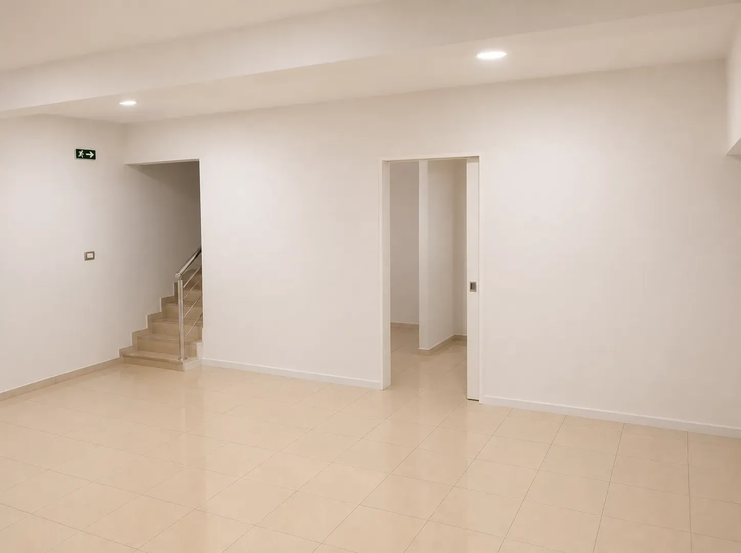 Izdavanje, poslovni prostor, 80m², Kod Capital Plaze, Podgorica