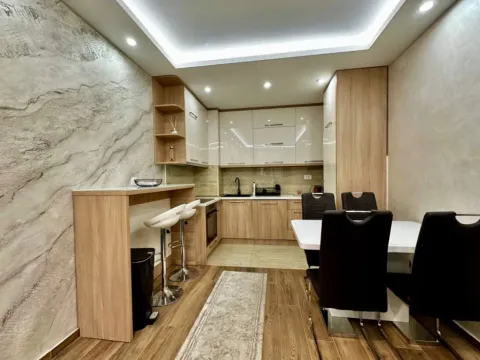 Prodaja, jednosoban stan, 40m², Maslinjak, Budva