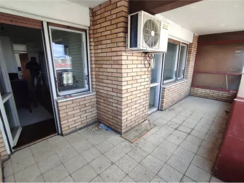 Izdavanje, trosoban stan, 105m², Centar, Niš - image 10