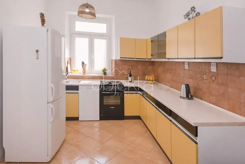 Rent, two bedroom apartment, 120m², Tivat, Crna Gora