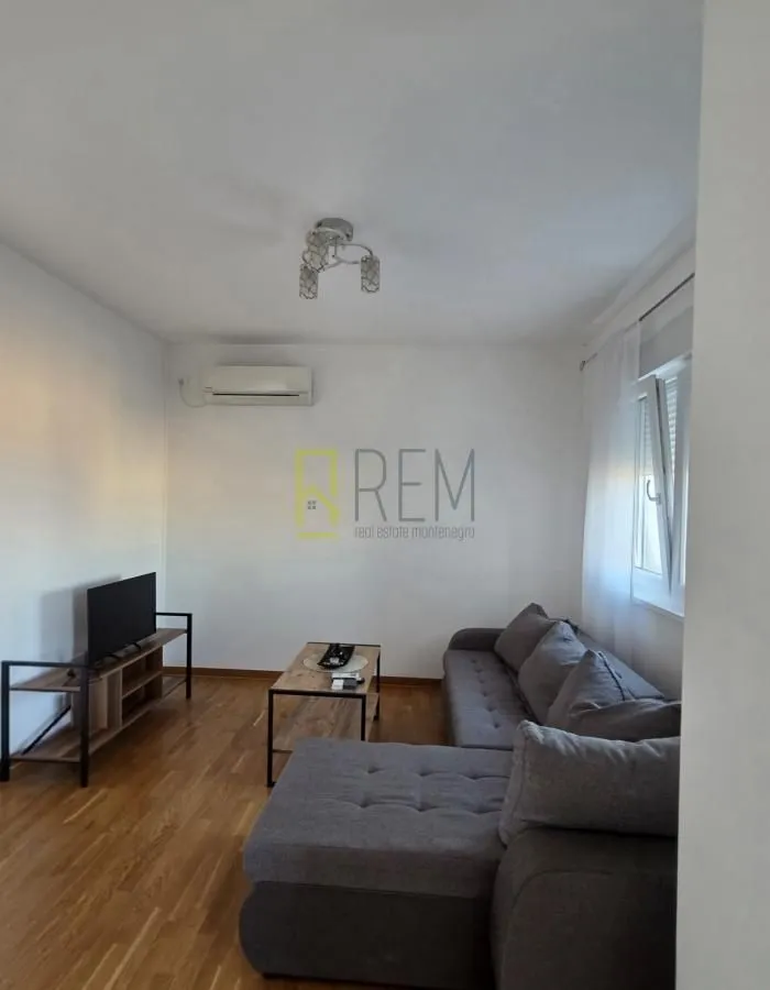 Izdavanje, jednosoban stan, 43m², City Kej, Podgorica