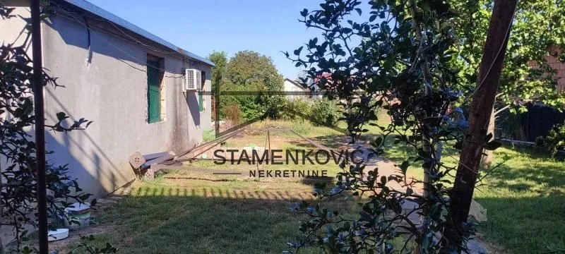 Prodaja, kuća, 330m², Veternik, Novi Sad Sve Podlokacije
