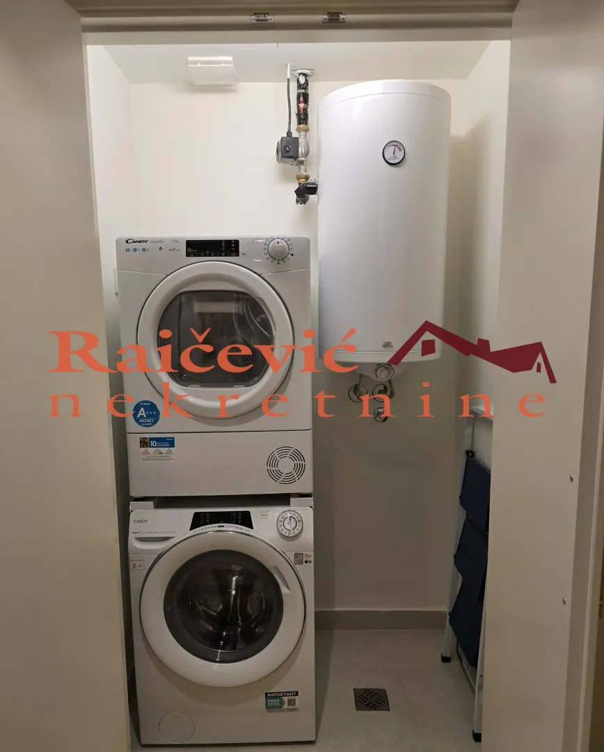 Sale, three bedroom apartment, 77m², Savski Venac, Beograd
