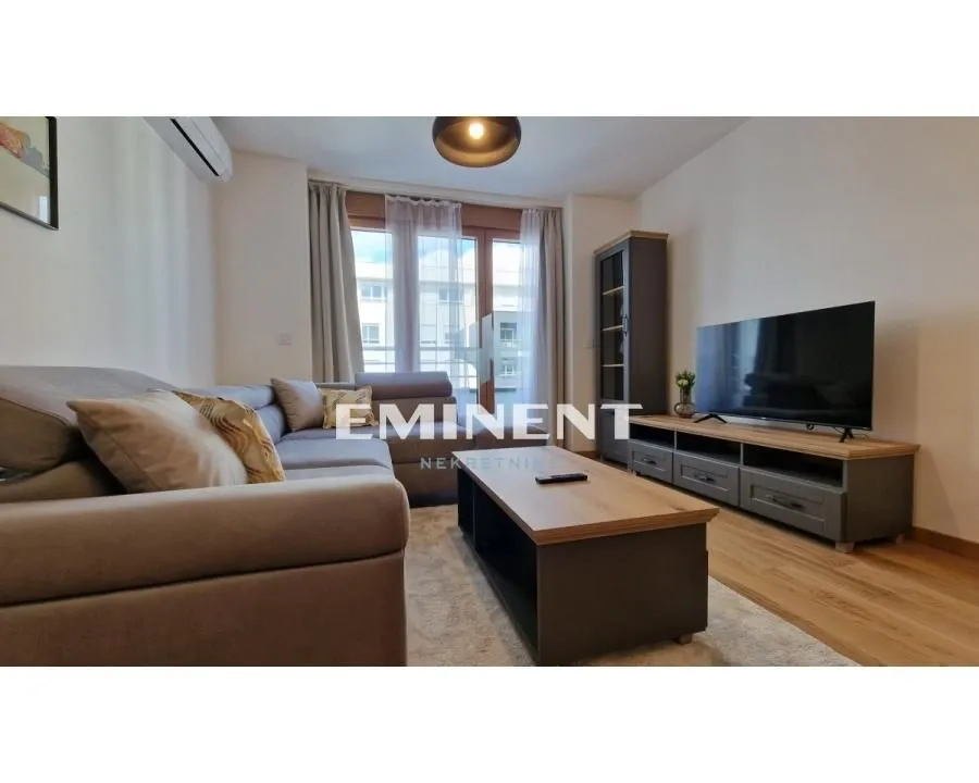 Izdavanje, dvosoban stan, 50m², Novi Beograd Blok 65, Novi Beograd Sve Podlokacije