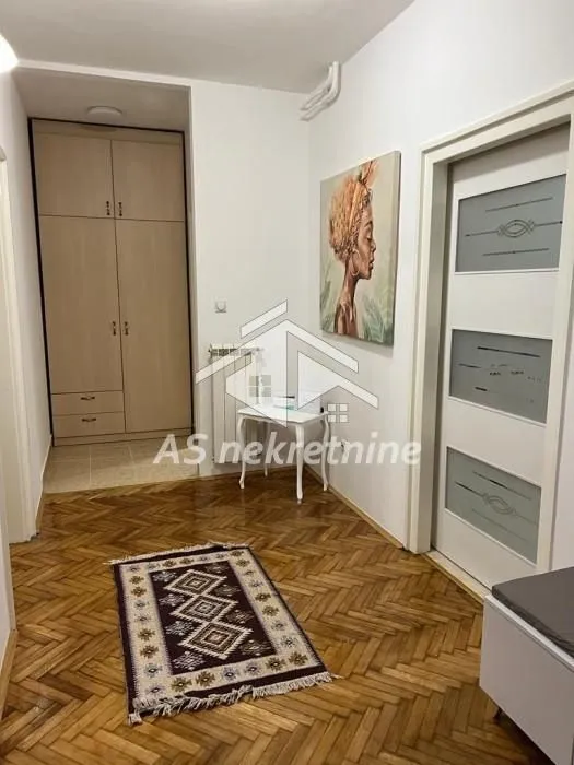 Izdavanje, dvosoban stan, 67m², Kalenić Pijaca, Vračar Sve Podlokacije