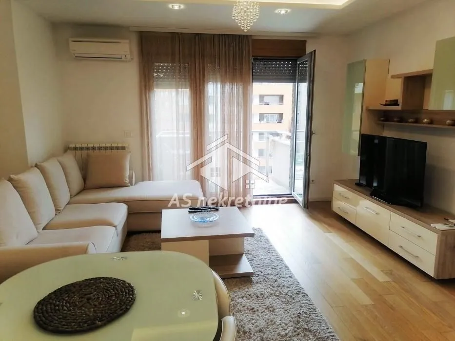 Izdavanje, dvosoban stan, 55m², Novi Beograd Blok 67, Novi Beograd Sve Podlokacije