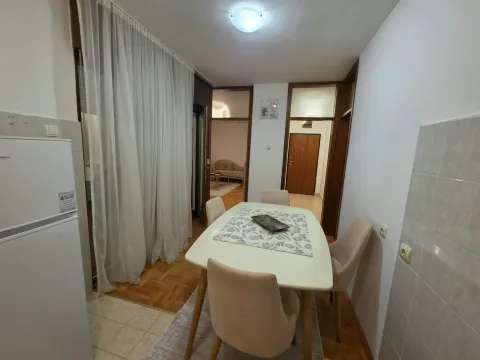 Rent, one bedroom apartment, 60m², Blok 6, Podgorica - image 9