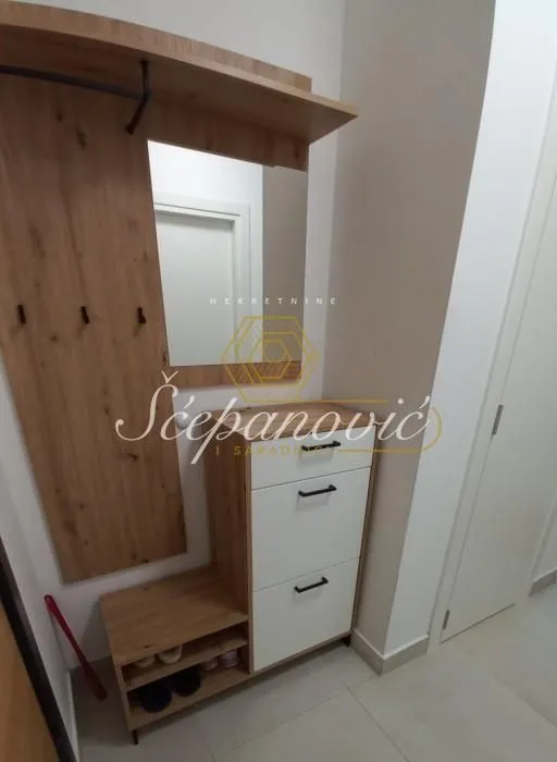 Prodaja, trosoban stan, 55m², Novo naselje, Novi Sad