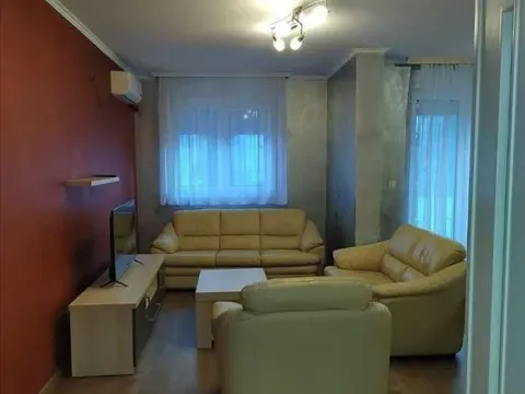 Stan in Voždovac Sve Podlokacije