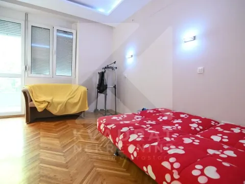 Izdavanje, dvosoban stan, 68m², Centar, Podgorica - image 8