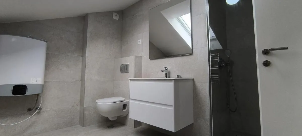 Prodaja, dvosoban stan, 126m², Dobrota, Kotor