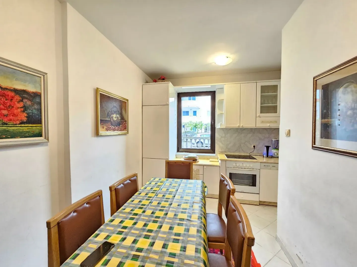 Izdavanje, dvosoban stan, 57m², Budva, Crna Gora