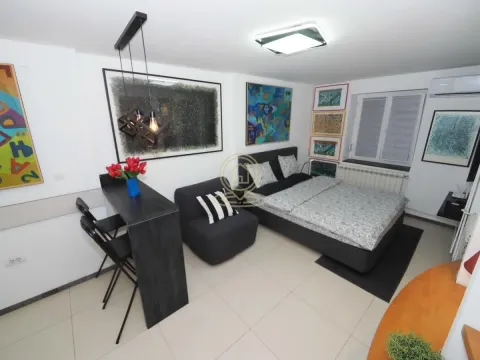 Rent, one bedroom apartment, 31m², Stari Grad, Beograd - image 6