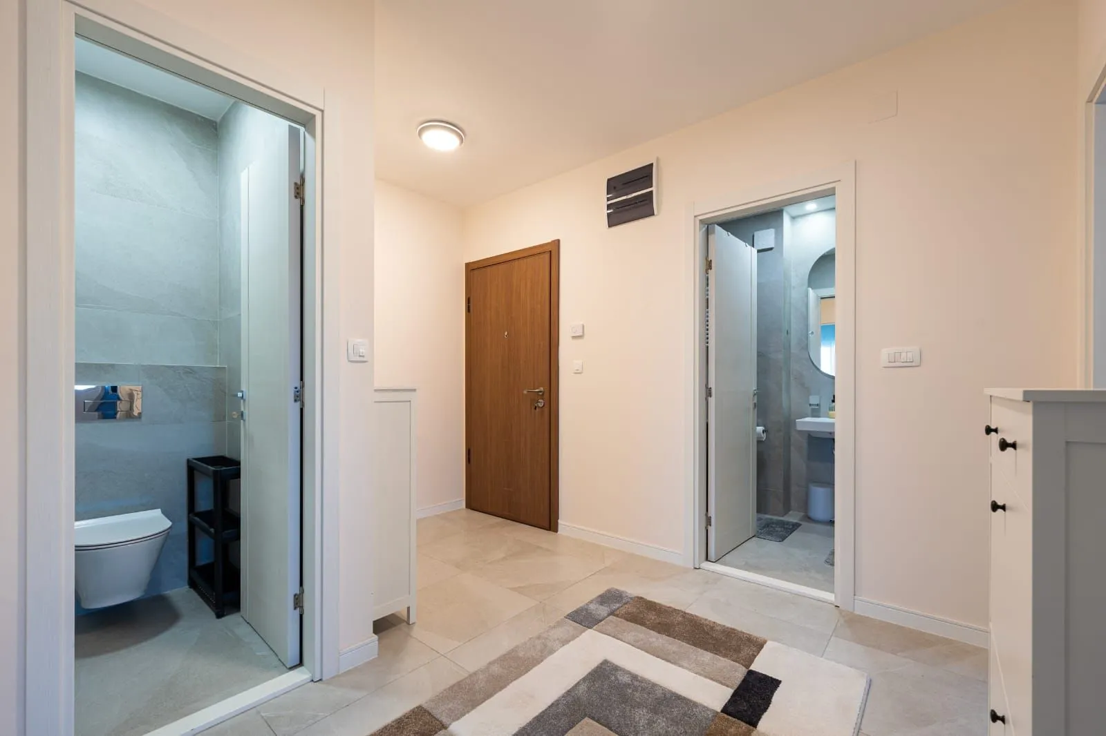 Rent, two bedroom apartment, 73m², Central Point, Podgorica