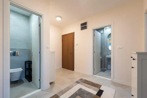 Rent, two bedroom apartment, 73m², Central Point, Podgorica - image 9