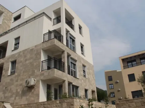 Rent, one bedroom apartment, 42m², Pod Kuk, Tivat - image 14