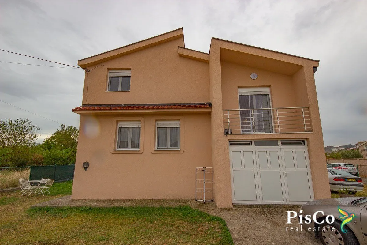 Prodaja, kuća, 200m², Donja Gorica, Podgorica