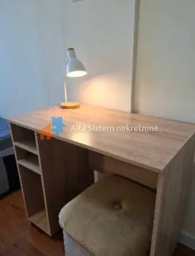 Radni sto sa lampom i tabureom. - image 8