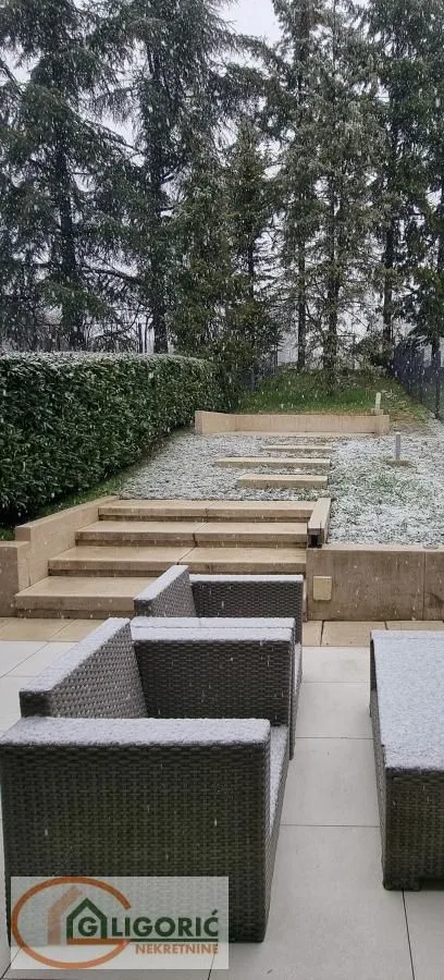 Prodaja, kuća, 305m², Čukarica, Beograd